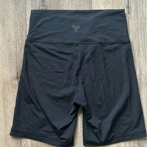 Aritzia TNA Biker Shorts